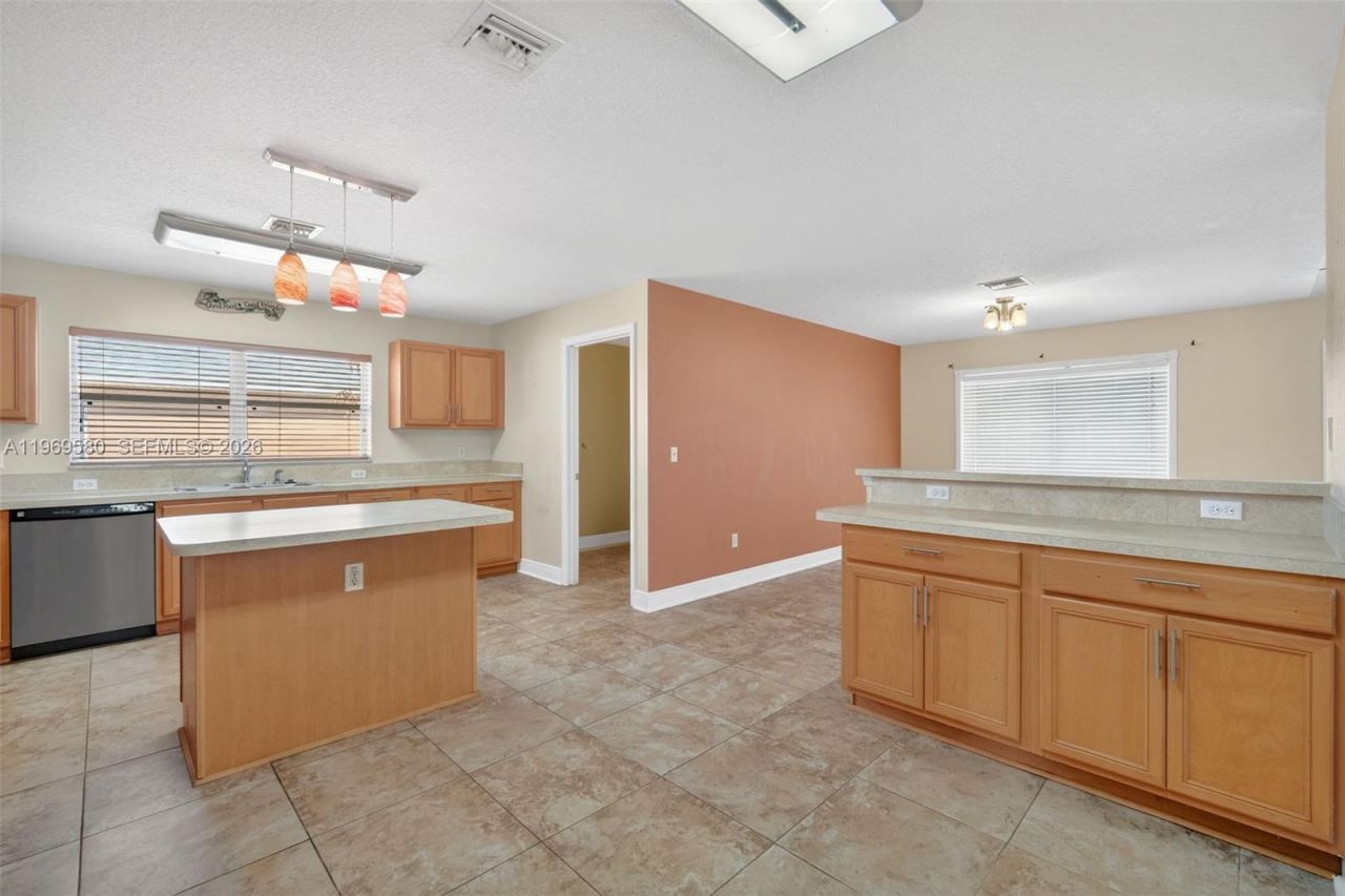 6762 NW Daffodil Ln, Port Saint Lucie, FL 34983 Photo
