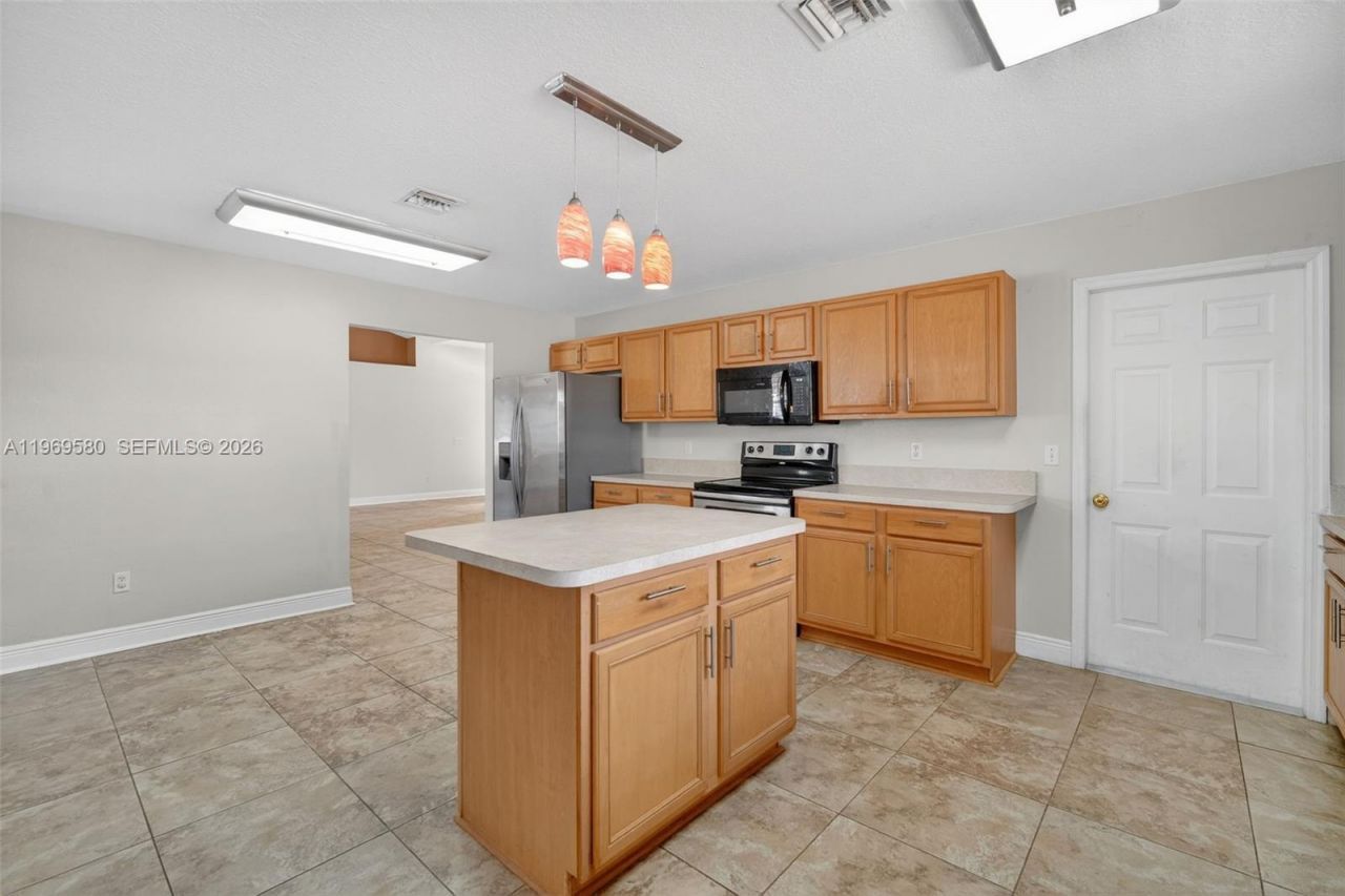 6762 NW Daffodil Ln, Port Saint Lucie, FL 34983 Photo