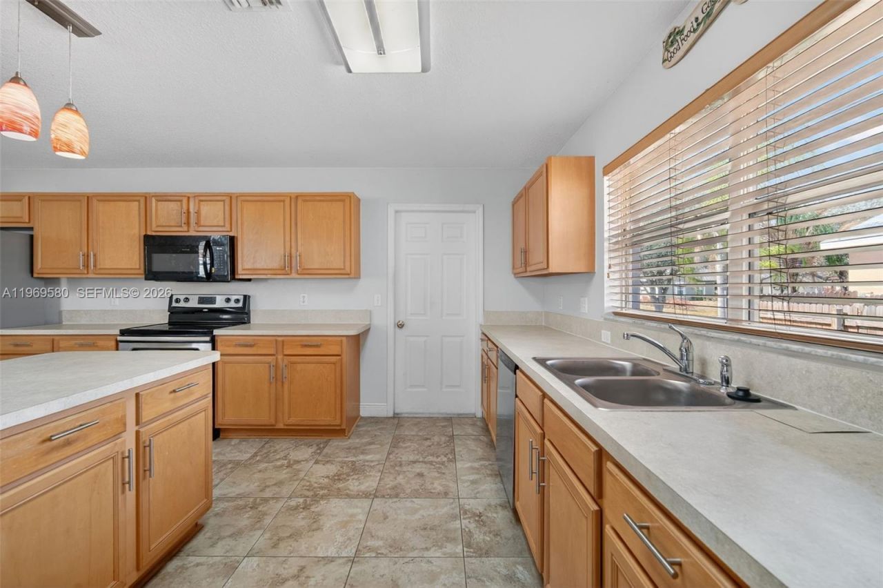 6762 NW Daffodil Ln , Port Saint Lucie, FL 34983 Photo