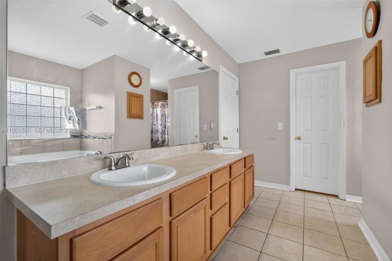 6762 NW Daffodil Ln, Port Saint Lucie, FL 34983 Photo