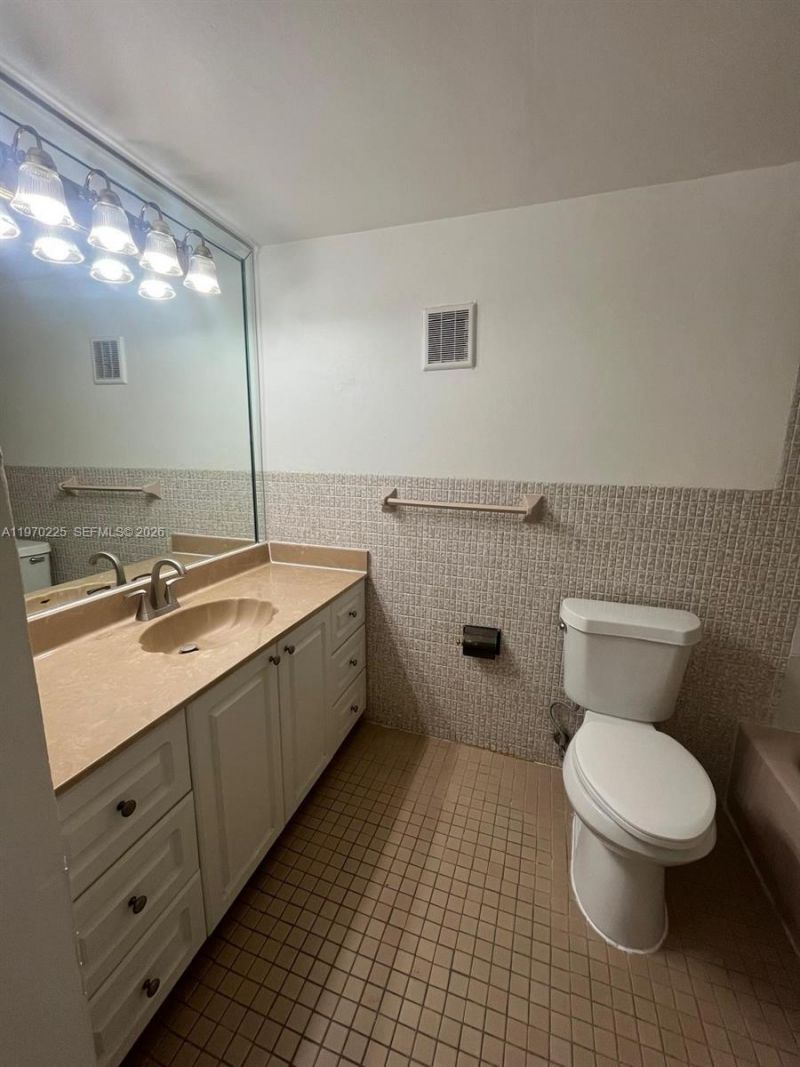 4275 NW South Tamiami Canal Dr, Unit 2-312, Miami, FL 33280 Photo