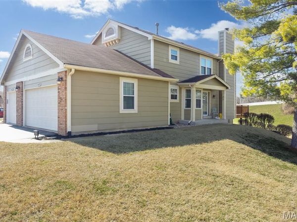 12075 Autumn Lakes Drive, Maryland Heights, MO 63043