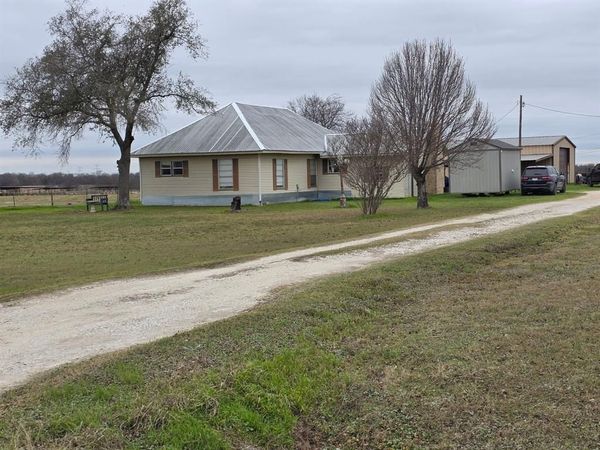 140 County Road 147 , Otto, TX 76642