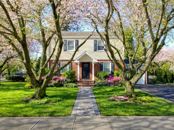 6 Boylston Street , Garden City, NY 11530