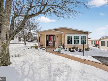 11 OAKPLACE COURT W, HARLEYSVILLE, PA 19438