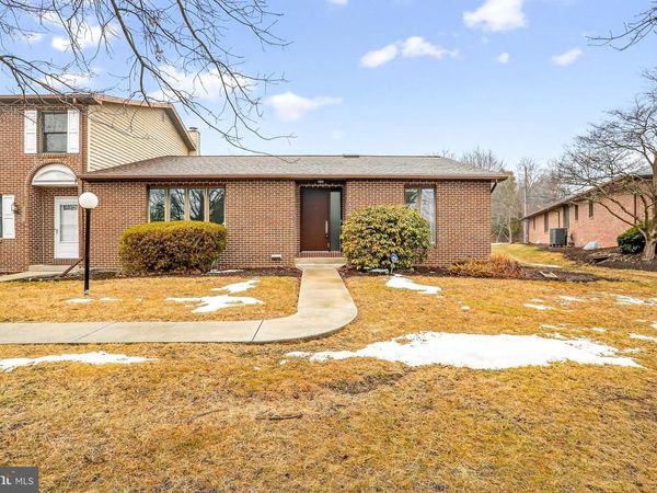 3818 LARABY DRIVE, HARRISBURG, PA 17110