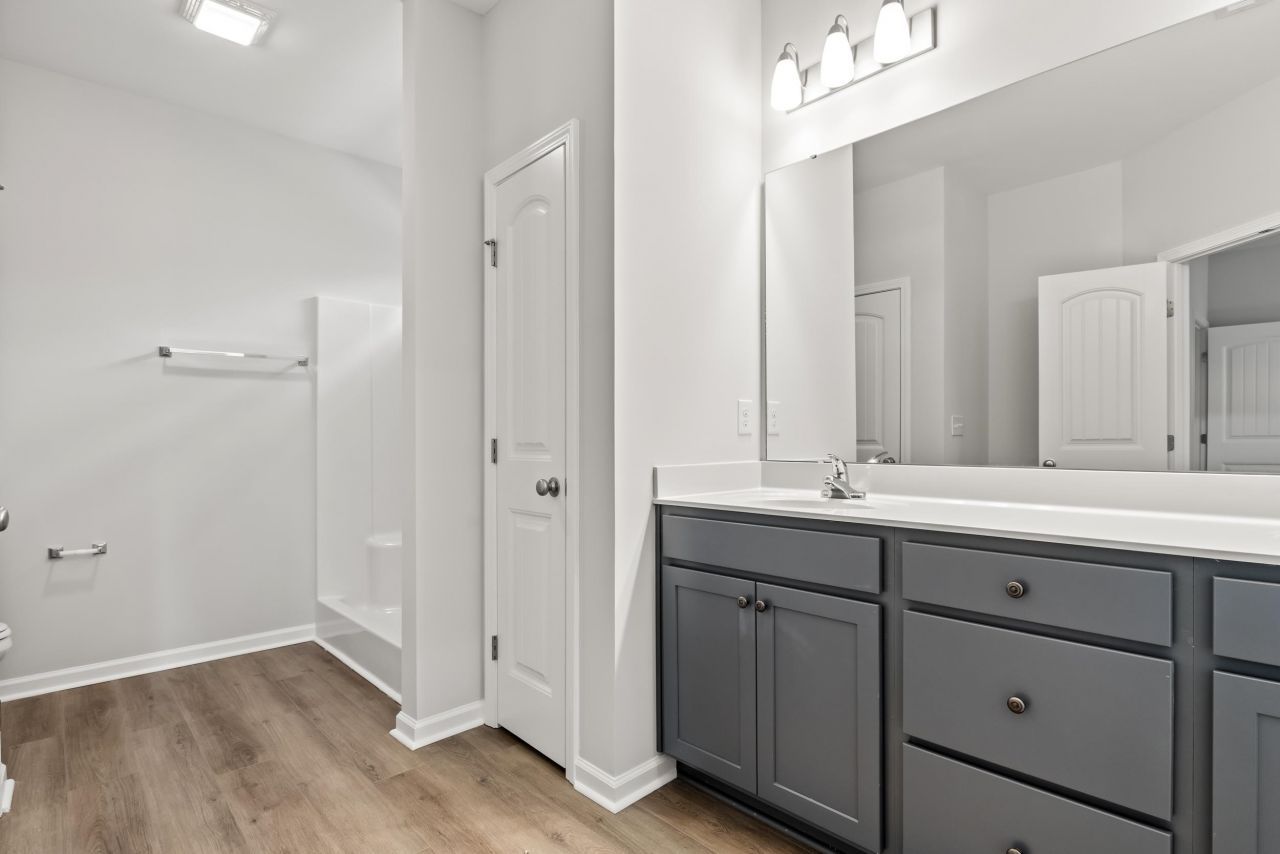 1001 Oakley St. Photo 11