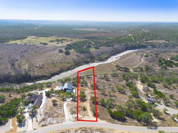 2014 Paradise Pkwy, Canyon Lake, TX 78133