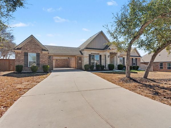 269 big bend, Castroville, TX 78009