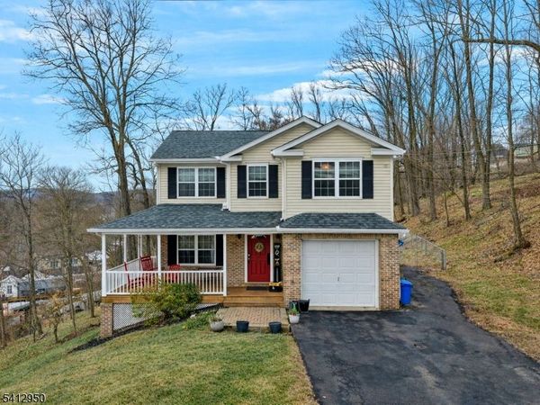 6 Flora Ave, Hopatcong, NJ 07874