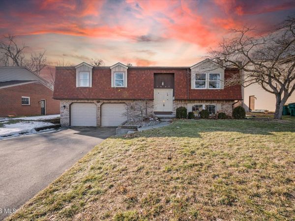 3845 Fairwood Drive, Sylvania, OH 43560