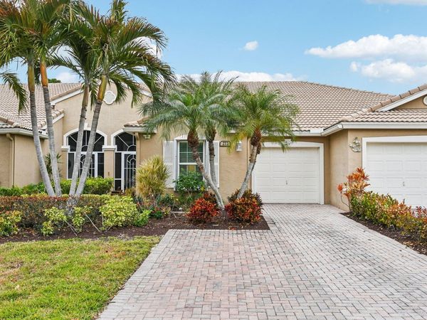 272 NW Broken Oak Trail, Jensen Beach, FL 34957
