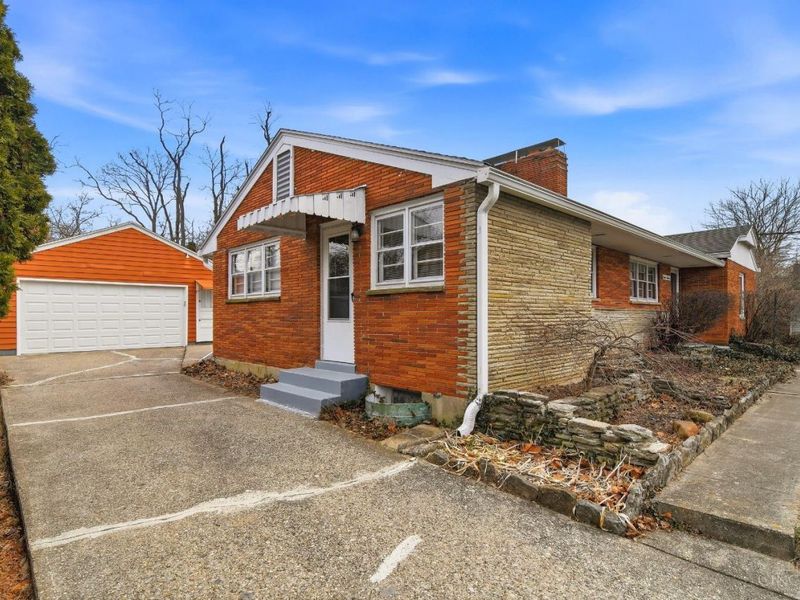 7 Glenmore Drive, Middletown, OH 45042 Photo 3