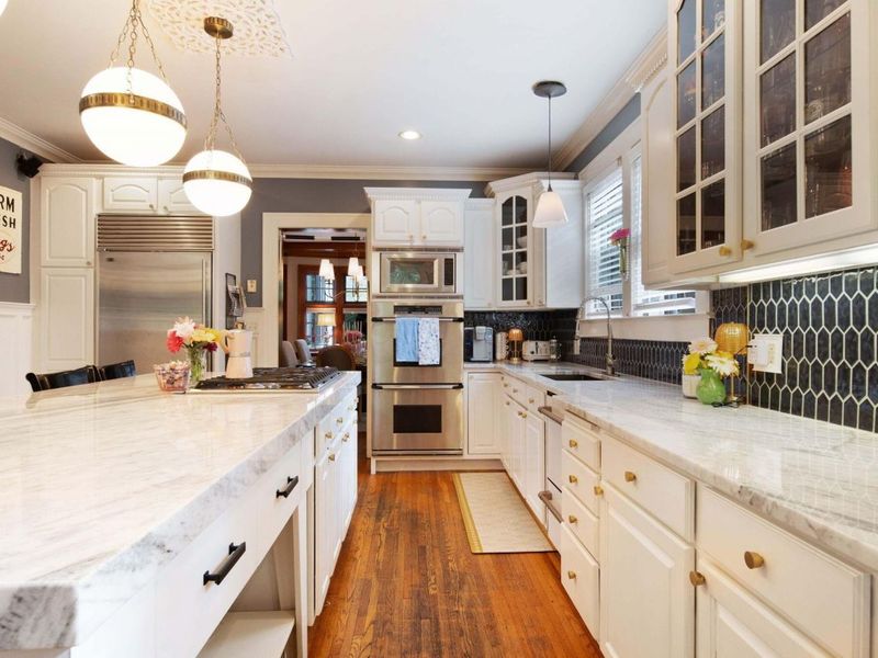 2465 E Broad Street, Columbus, OH 43209 Photo 17