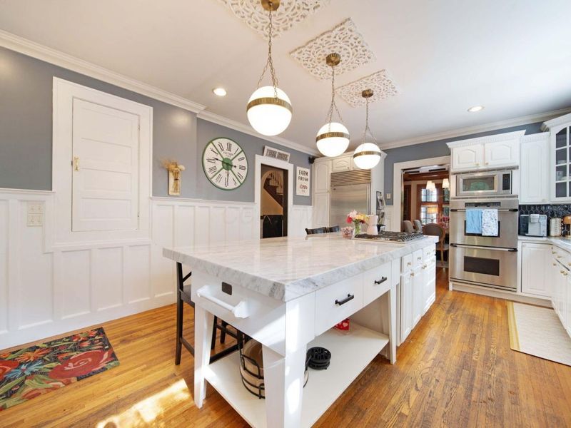 2465 E Broad Street, Columbus, OH 43209 Photo 18