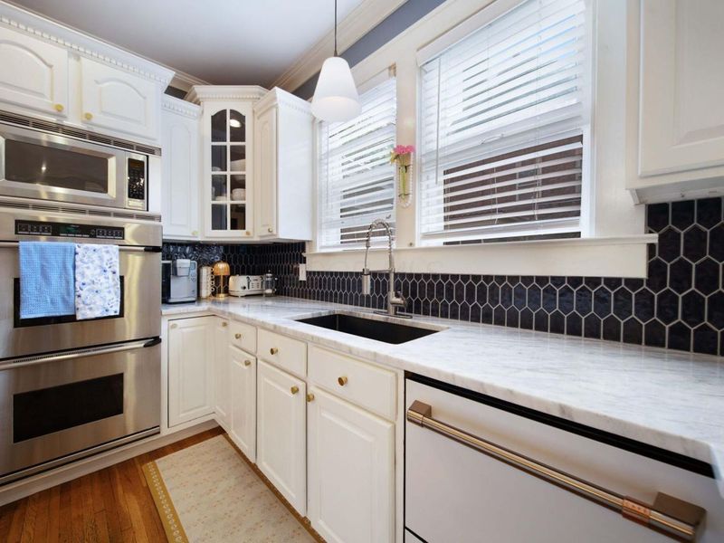 2465 E Broad Street, Columbus, OH 43209 Photo 20