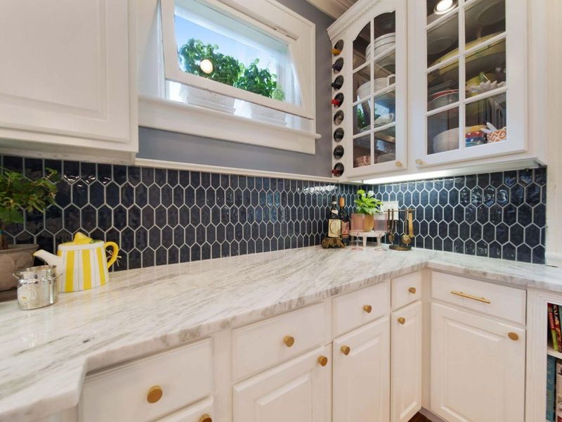 2465 E Broad Street, Columbus, OH 43209 Photo 21