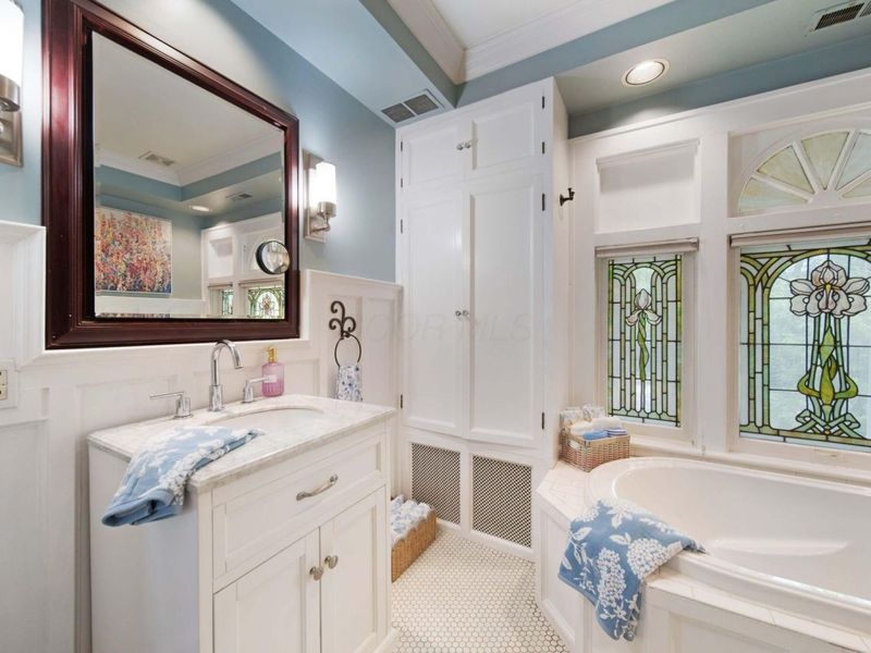 2465 E Broad Street, Columbus, OH 43209 Photo 37