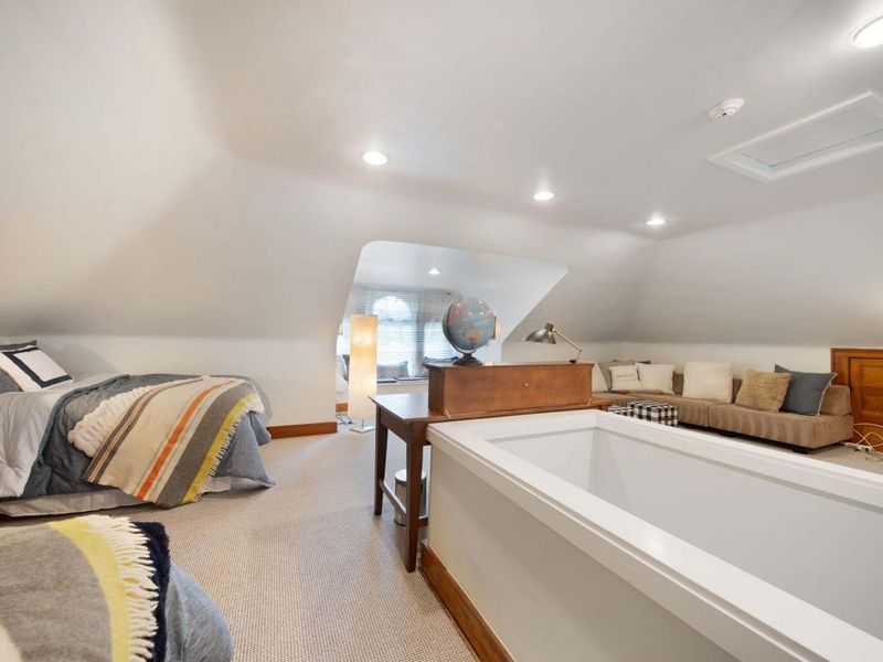 2465 E Broad Street, Columbus, OH 43209 Photo 47