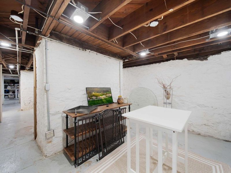 2465 E Broad Street, Columbus, OH 43209 Photo 55