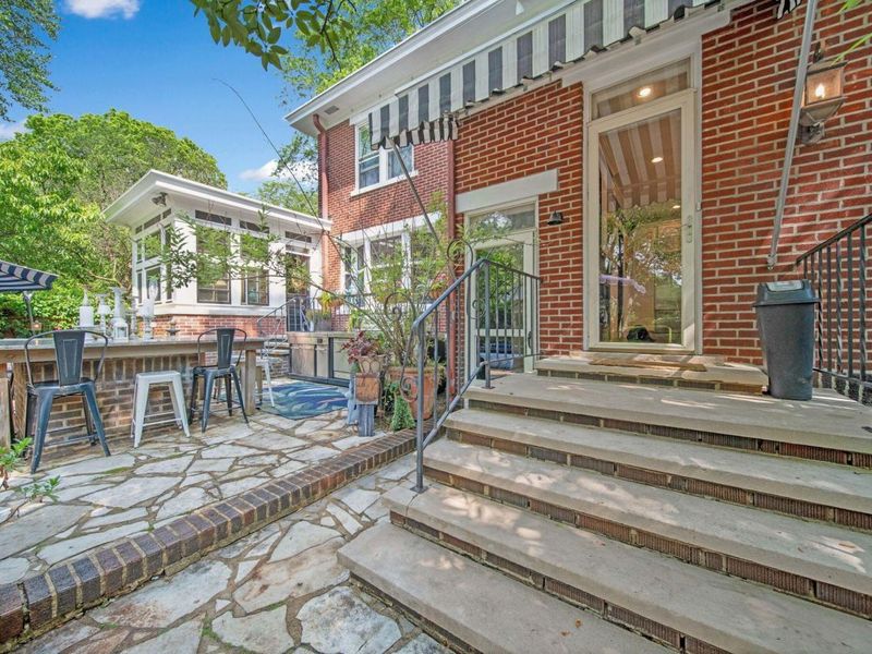 2465 E Broad Street, Columbus, OH 43209 Photo 57