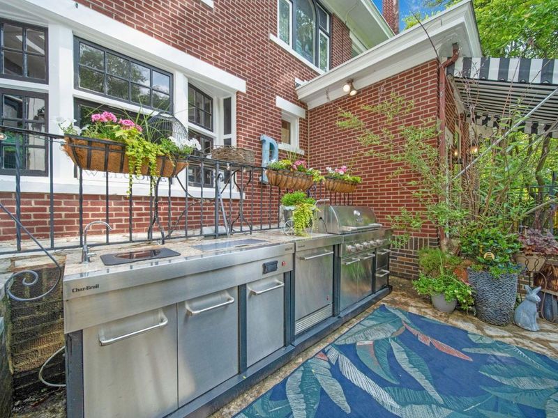 2465 E Broad Street, Columbus, OH 43209 Photo 60