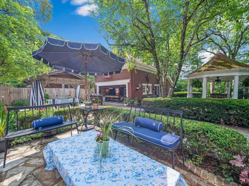 2465 E Broad Street, Columbus, OH 43209 Photo 63