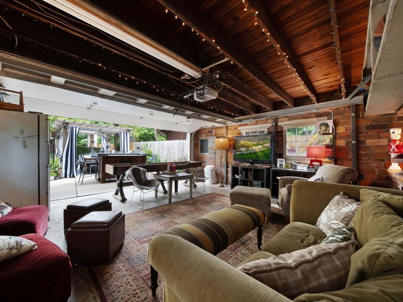 2465 E Broad Street, Columbus, OH 43209 Photo 70