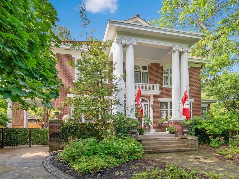 2465 E Broad Street, Columbus, OH 43209 Photo 8