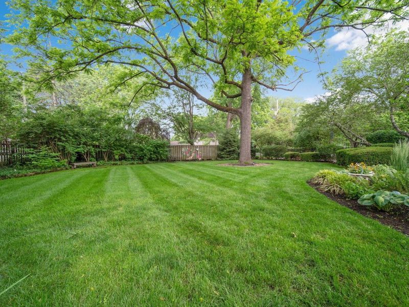 2465 E Broad Street, Columbus, OH 43209 Photo 81