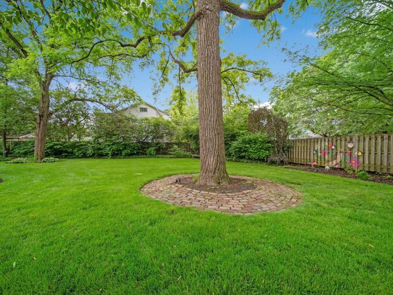 2465 E Broad Street, Columbus, OH 43209 Photo 85