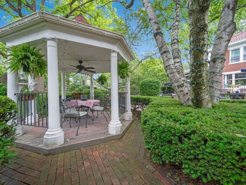 2465 E Broad Street, Columbus, OH 43209 Photo 88