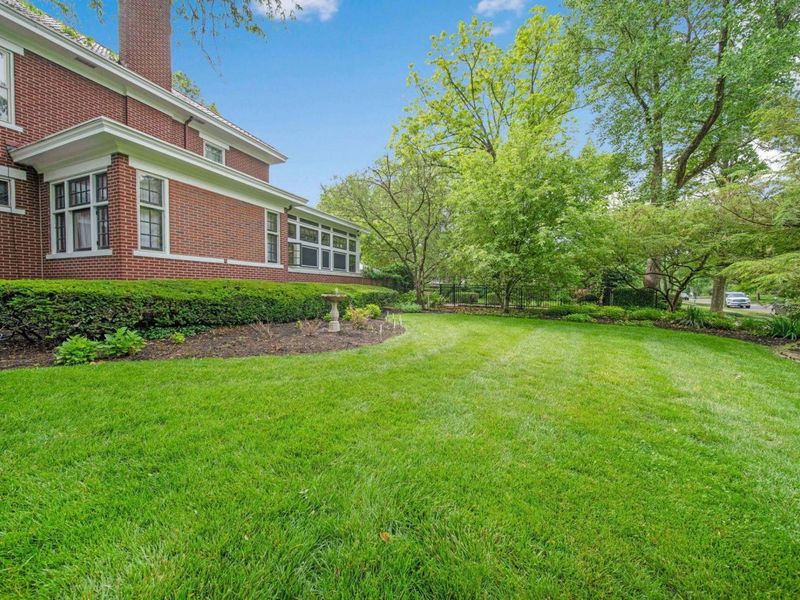 2465 E Broad Street, Columbus, OH 43209 Photo 94