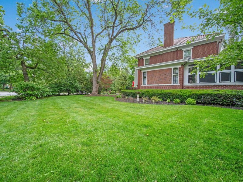 2465 E Broad Street, Columbus, OH 43209 Photo 95