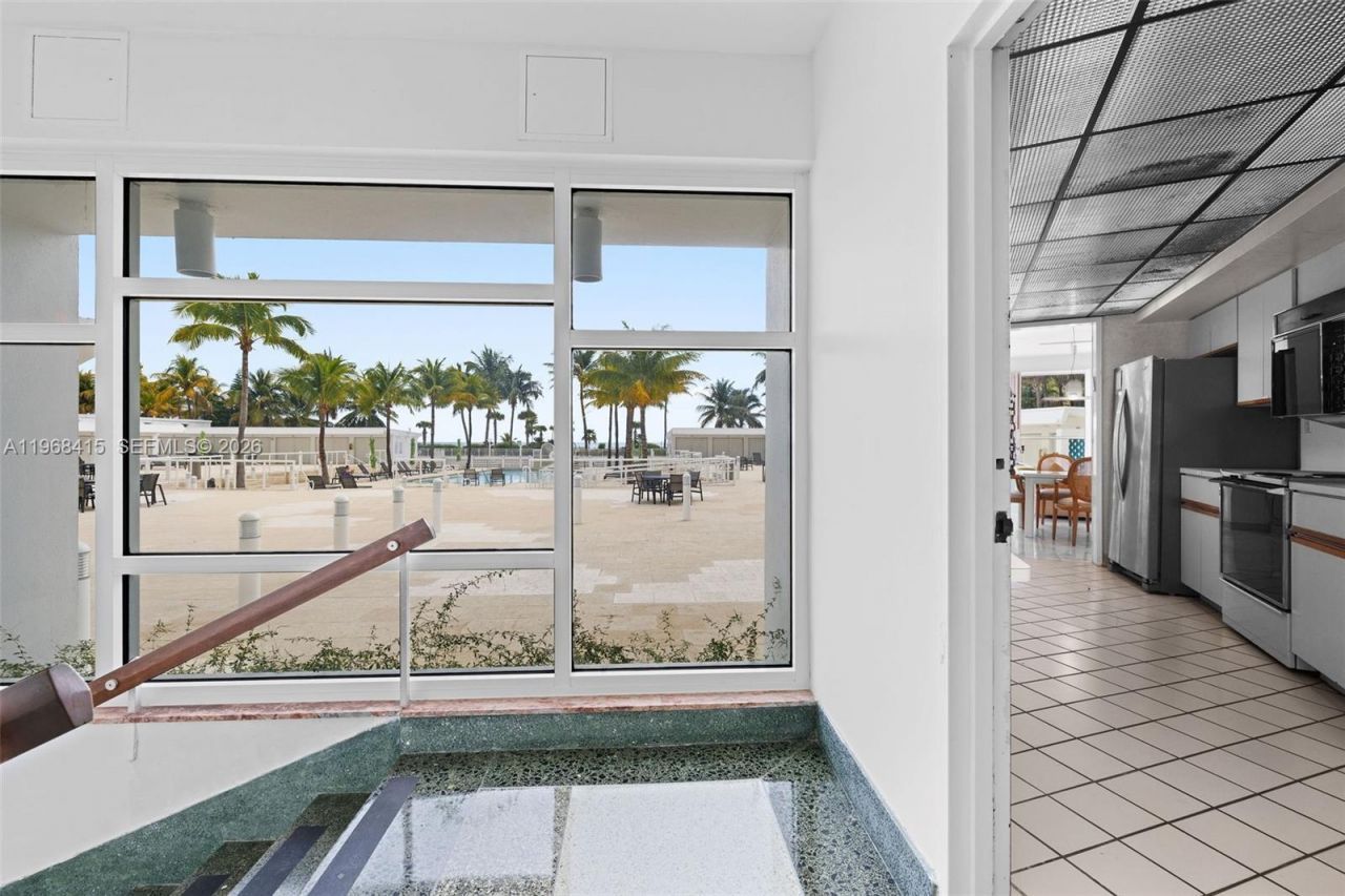4925 Collins Ave, Unit 1A, Miami Beach, FL 33140 Photo