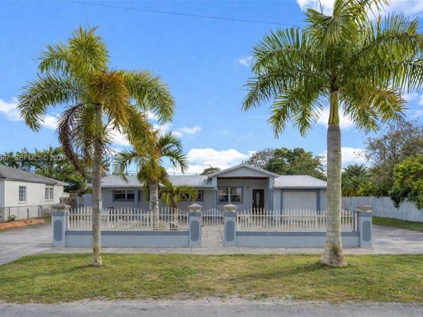 330 NW 13th St , Homestead, FL 33030