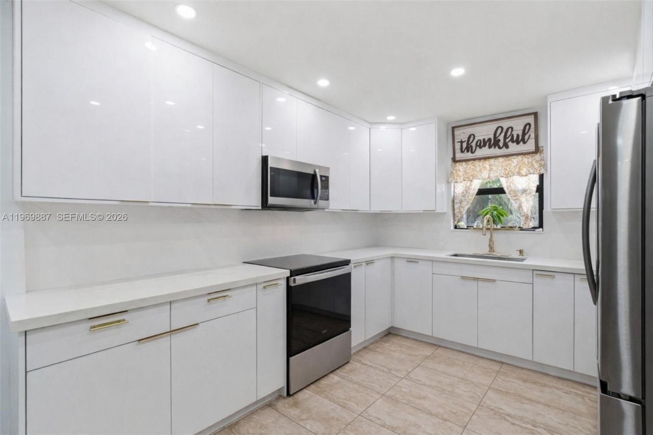 330 NW 13th St , Homestead, FL 33030 Photo