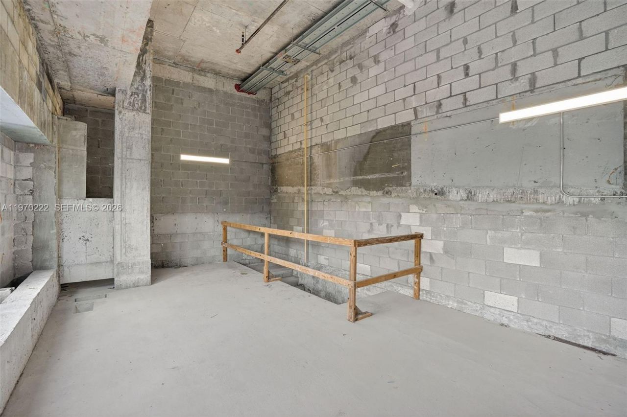 1110 NW 1 St, Unit Commercial, Miami, FL 33128 Photo