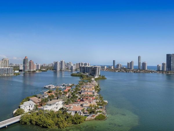 3000 Island Blvd, Unit 2504, Aventura, FL 33160