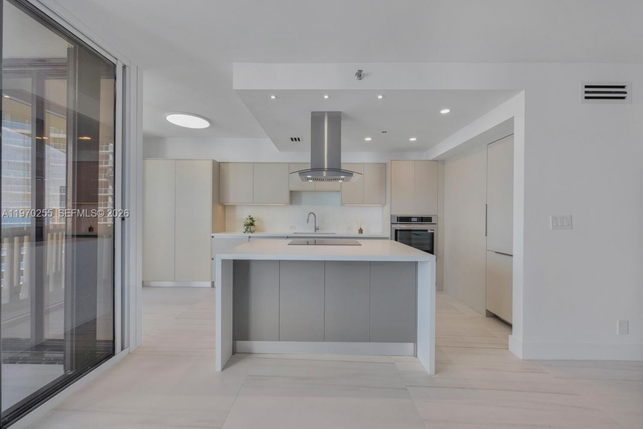 3000 Island Blvd, Unit 2504, Aventura, FL 33160 Photo