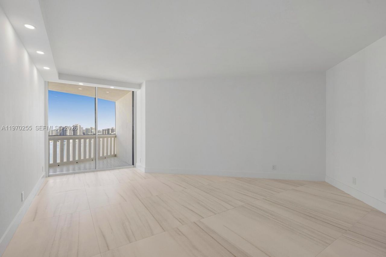 3000 Island Blvd, Unit 2504, Aventura, FL 33160 Photo