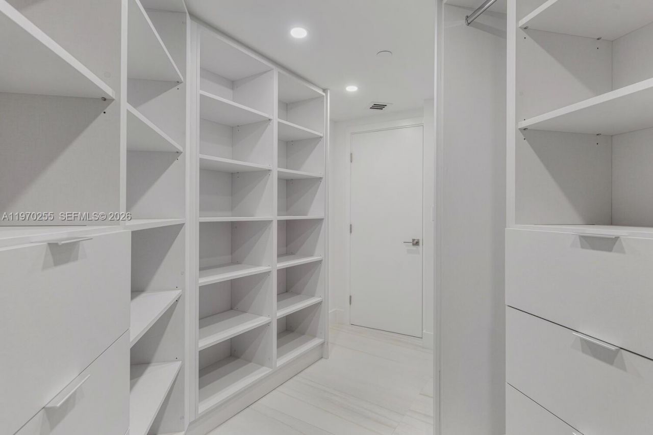 3000 Island Blvd , Unit 2504, Aventura, FL 33160 Photo