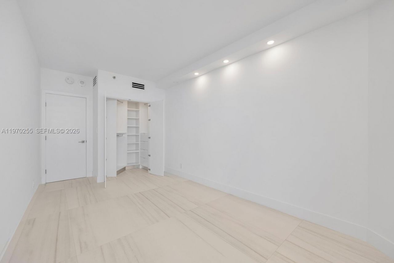 3000 Island Blvd, Unit 2504, Aventura, FL 33160 Photo