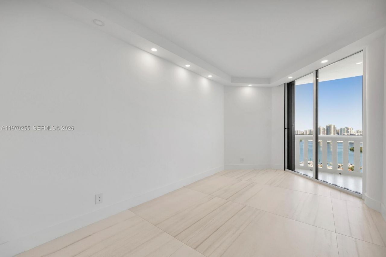 3000 Island Blvd , Unit 2504, Aventura, FL 33160 Photo