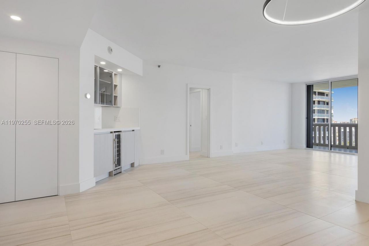 3000 Island Blvd, Unit 2504, Aventura, FL 33160 Photo