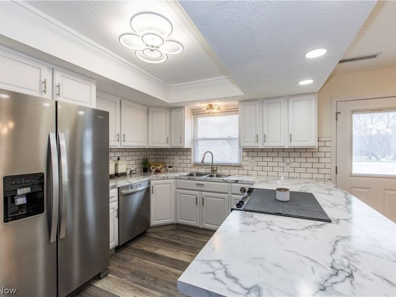 2033 Carlile Drive, Uniontown, OH 44685 Photo 10