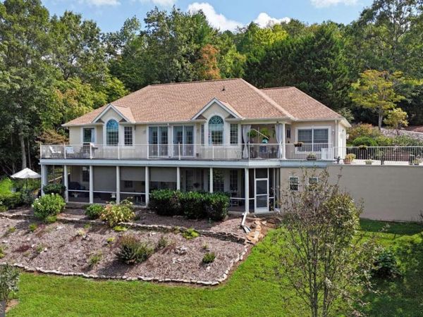 1701 Victoria Woods Drive, Hiawassee, GA 30546