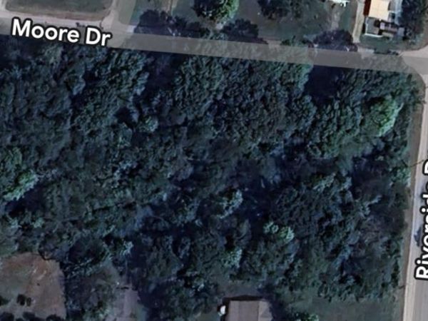 913 Riverside Dr , Columbia, TN 38401