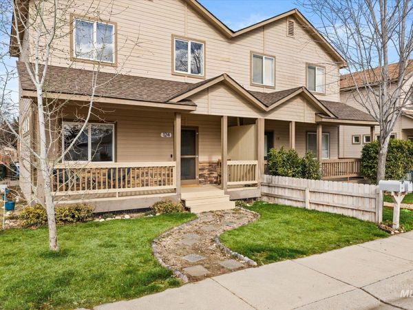124 W Cherry Ave, Meridian, ID 83642