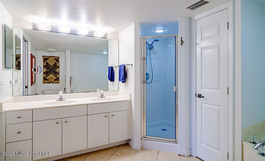 8871 Lake Drive, Unit 302, Cape Canaveral, FL 32920 Photo